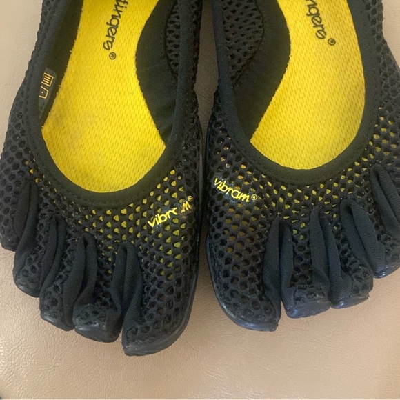 Vibram FiveFingers Shoes - Picture 3 of 5